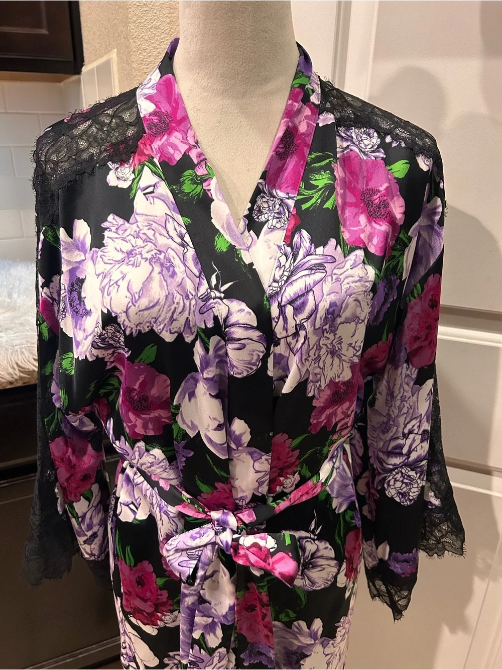 Victoria’s Secret Satin Robe Purple Floral Lace Luxurious